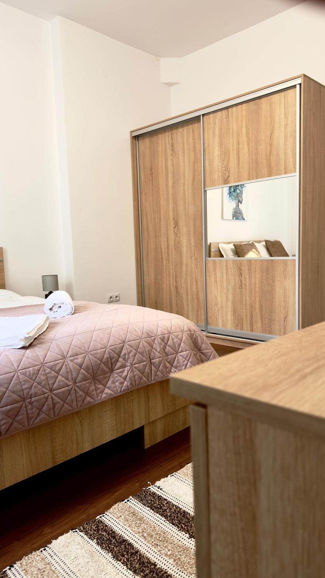Phoenix Central Apartments Sibiu Buitenkant foto